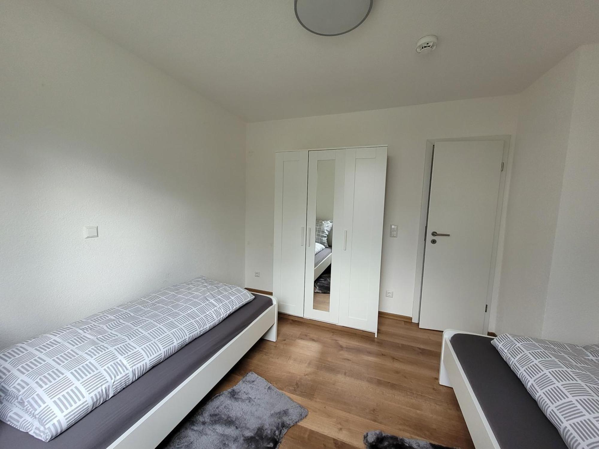 Living Flat, Eine Wohnung Mit Zwei Schlafzimmern Und Balkon ชอร์นดอร์ฟ ภายนอก รูปภาพ